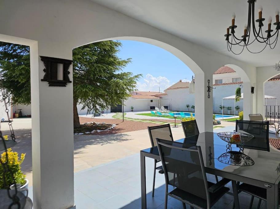 La Casa Del Arbol Villa Fuentiduena de Tajo Eksteriør billede