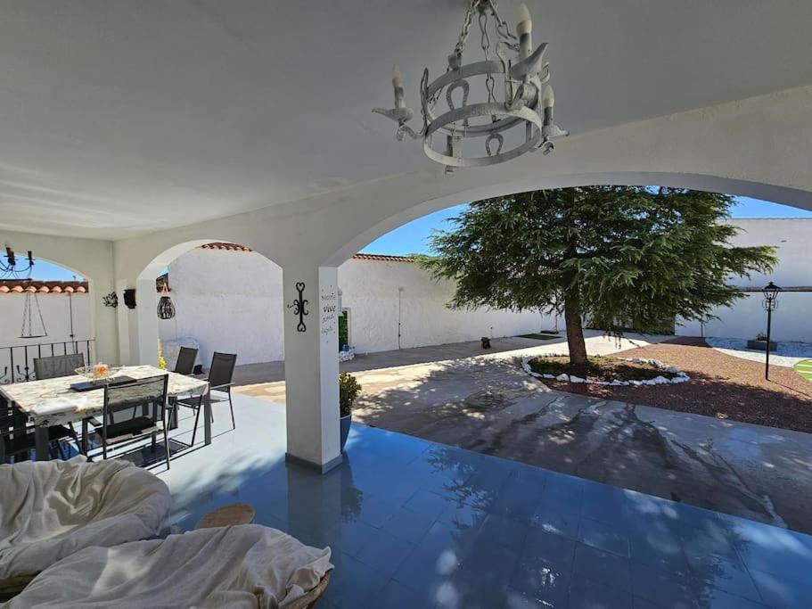 La Casa Del Arbol Villa Fuentiduena de Tajo Eksteriør billede