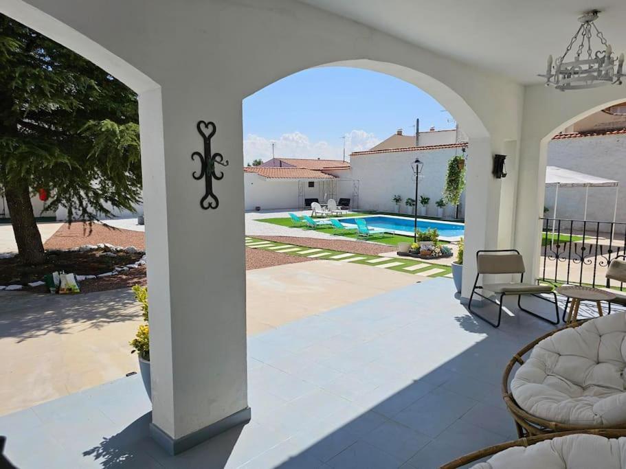 La Casa Del Arbol Villa Fuentiduena de Tajo Eksteriør billede